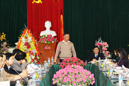 Đoàn cán bộ lãnh đạo Sở Giáo dục và Đào tạo tỉnh Thái Nguyên thăm và làm việc với nhà trường.